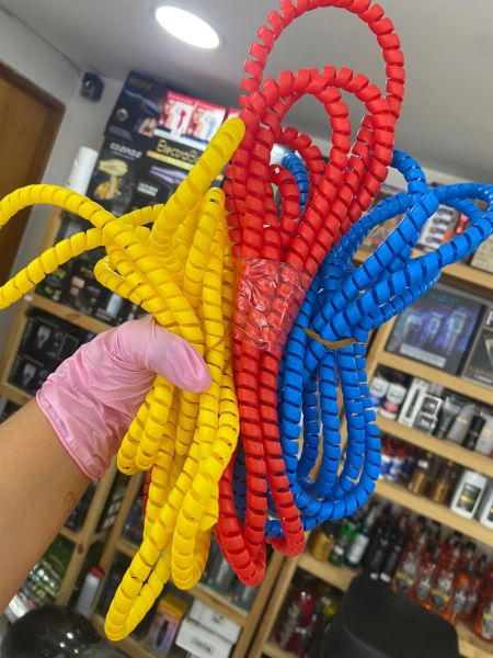 Planeta del barbero - Protector de cable de colores